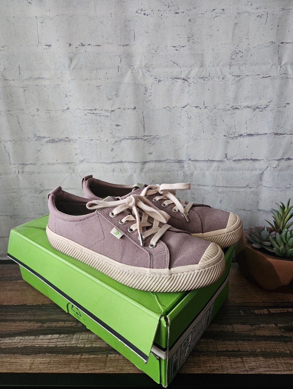 Cariuma The OCA Low Mystic Grey Canvas Sneaker 8.5